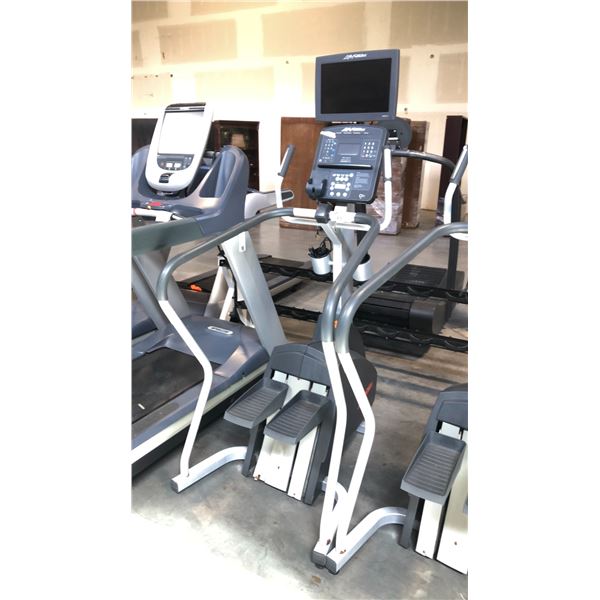 LIFE FITNESS INTEGRITY SERIES STAIR CLIMBER WITH DISPLAY