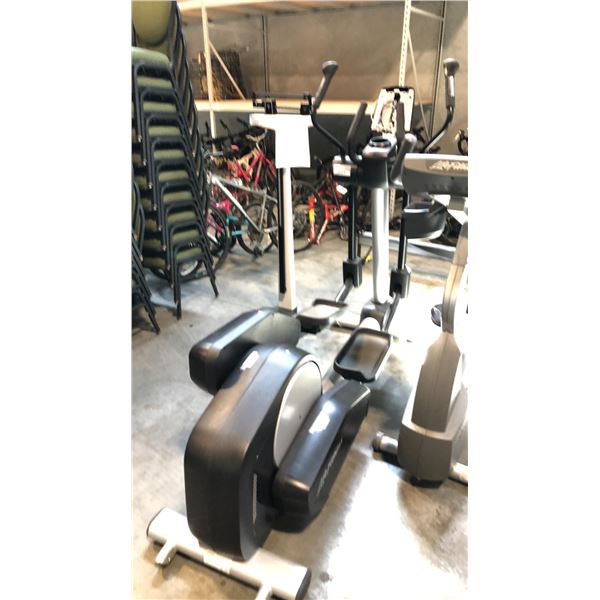 LIFE FITNESS ELLIPTICAL CROSS-TRAINER - MISSING DISPLAY CONSOLE