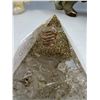 Image 3 : 2.9 INCH  CLEAR QUARTZ  ORGONITE  WITH COPPER PYRAMID