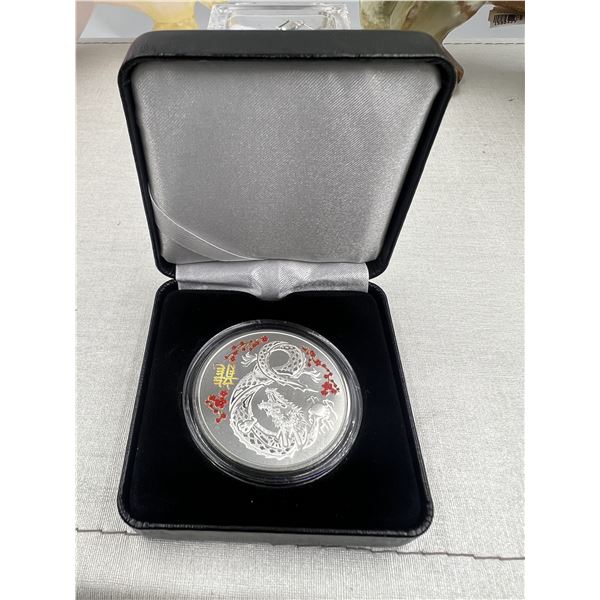 NEW 1 oz RED COLOURED  DRAGON LUNA YEAR FINE SILVER .9999 COIN  UNC