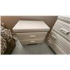 Image 5 : Dresser & 2 Night Stands