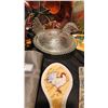 Image 2 : Hen Decor, Glass Cutting Boards, Placemats, Cookie Cutters, Indiana Clear Glass Hen