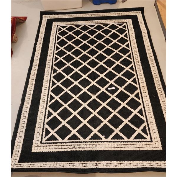 Black & White Area Rug - 62" x 98"