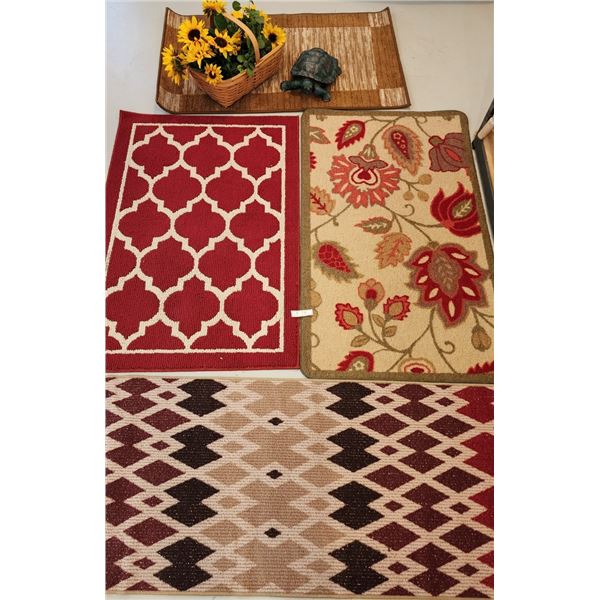 4 Carpets, Turtle Statue, Artificial Corn, Silk Sunflowers