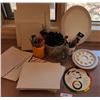 Image 1 : Artist Lot - Brushes, 16 Various Sized Canvas, Artist & Foam Brushes, Brush Washer