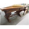 Image 1 : Antique Tiger Oak Footed Table