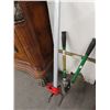 Image 2 : Sod Puller, Loppers