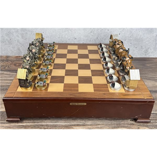 Ducks Unlimited Banquet Chess Set