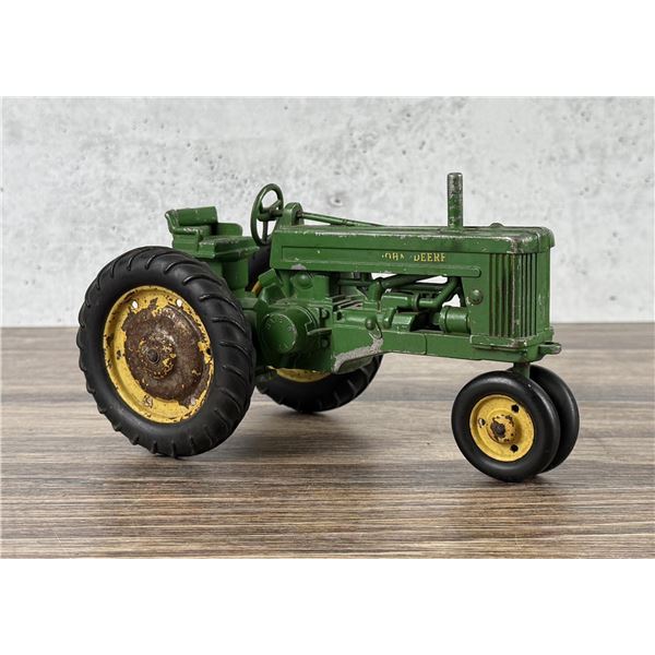 ERTL John Deere 60 Toy Tractor