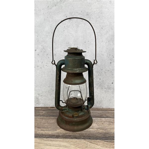 Dietz #2 Triumph Montana Ranch Barn Lantern