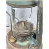 Image 8 : Dietz #2 Triumph Montana Ranch Barn Lantern