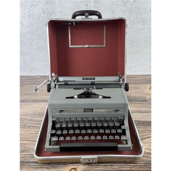 Royal Quiet De Luxe Typewriter