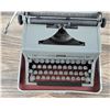 Image 2 : Royal Quiet De Luxe Typewriter