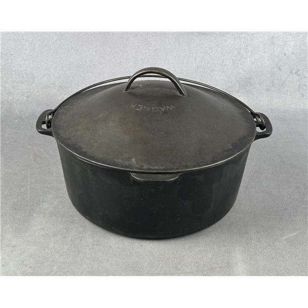 Wagner #9 Cast Iron Round Roaster Dutch Oven