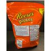 Image 3 : 1 Reese's Pieces Peanut Butter Bulk Candy Bag - Large 1.36KG Bag - New (BB: MAY/2025)