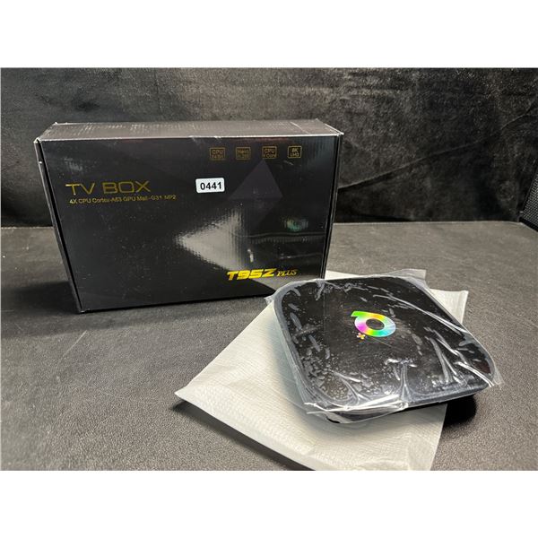 1 QPlus Android 9.0 Quad Core 6K 3D Smart Wifi Streaming Box - New