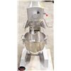 Image 3 : NEW CHEFS MATE 30 QUART MIXER W/ ATTACHMENTS