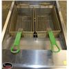Image 2 : FRYMASTER LARGE CAPACITY 80 LBS DEEP FRYER
