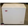 Image 1 : NEW 7 CU.FT SOLID TOP CHEST FREEZER