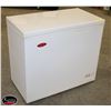 Image 2 : NEW 7 CU.FT SOLID TOP CHEST FREEZER