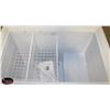 Image 3 : NEW 9.6 CU.FT SOLID TOP CHEST FREEZER