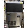 Image 1 : VEVOR ICE MAKING MACHINE APPROX 110 LBS