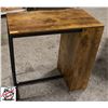 Image 2 : BAILIFF SEIZURE: 36"X19"X36" WOOD DESK W/ SMALL