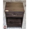Image 1 : BAILIFF SEIZURE: 18" X 16" X 24" NIGHT STAND