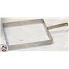 Image 2 : 12 SQUARE RISERS W/ HANDLES,