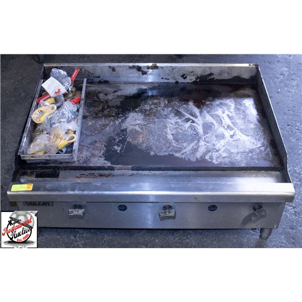 VULCAN 36", 3 BURNER NATURAL GAS GRIDDLE