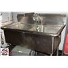 Image 1 : 24" X 24" X 14" DOUBLE WELL S/S SINK W/ FAUCET &