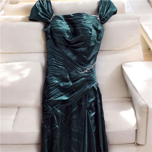 Bottle Green Dress with stylish sleeves Size M