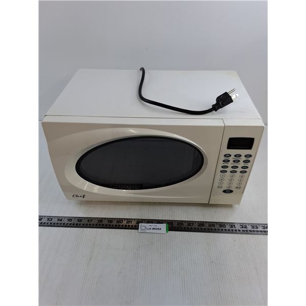 Master Chef Microwave Oven - Powers On - 18" x 11" x 10"