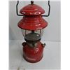 Image 2 : Vintage Coleman Gas Lantern 4/66 with Original Metal Tote 7" x 7" x 13"-cracked globe