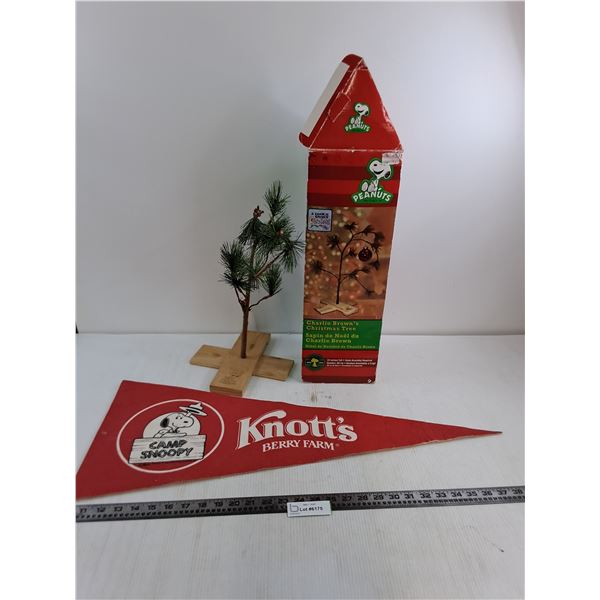Peanuts "Charlie Brown Christmas Tree", Knott's Berry Farm Pennant