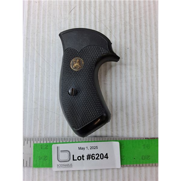 Smith & Wesson Pachmayr Revolver Grips, Round Butt. Fits K Frame
