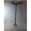 Image 1 : Blue Garden Claw (Cultivator) 38.5" Tall, Cannot Ship
