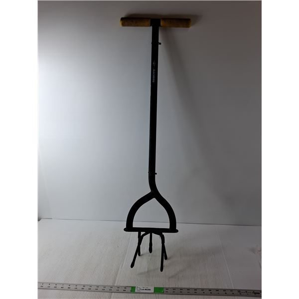 Brute Hand Garden Cultivator 39.5" Tall, Cannot Ship