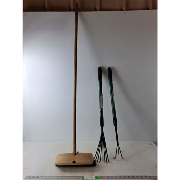 **Small Push Broom 50" Long - Cannot Ship