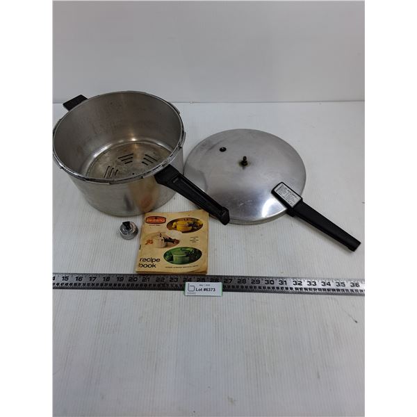 Presto Vintage Aluminum Pressure Cooker