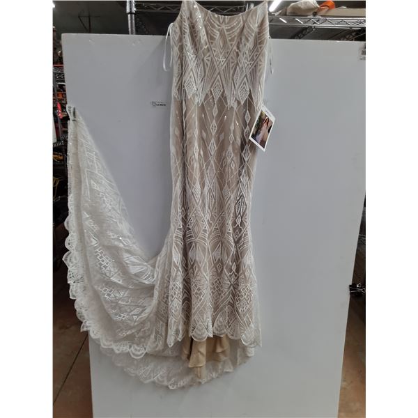 * Stella York Bridal Gown-approx size 10