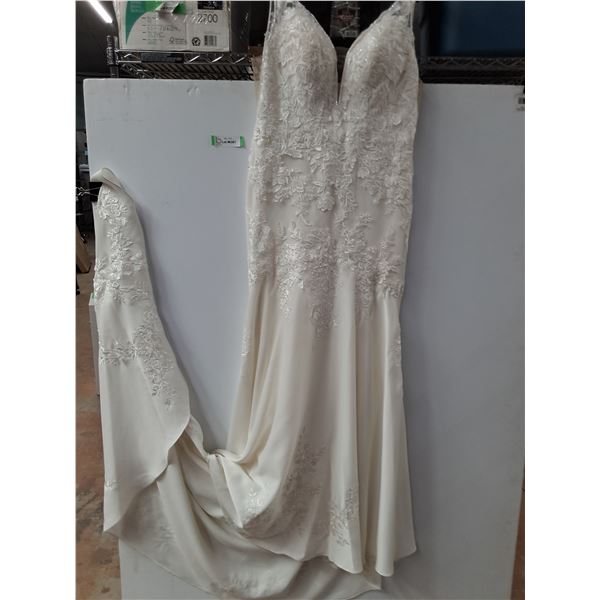 * Stella York Bridal Gown-approx size 10