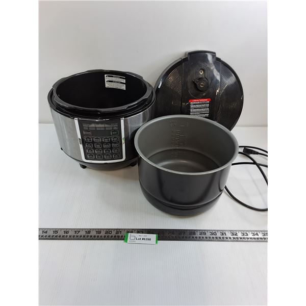 Starfrit Pressure Cooker - Powers On