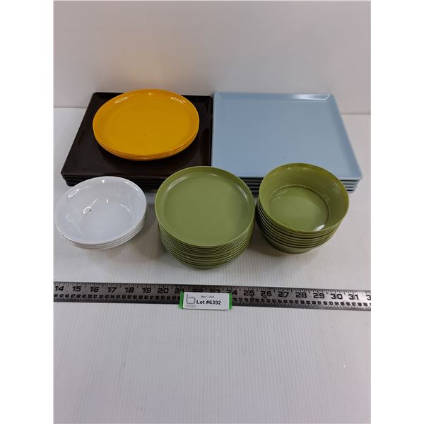 Assorted Plastic Plates & Dishes