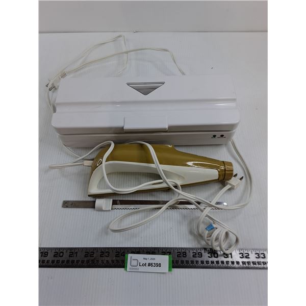Vacuum Food Sealer - Powers On, Electric Carving Knife - Working
