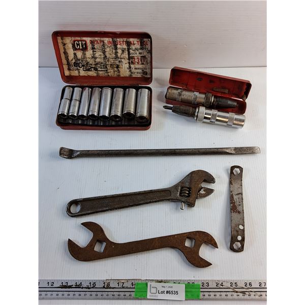 Sockets, Wrenches, Screwdrivers and Crowbar