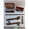 Image 1 : Sockets, Wrenches, Screwdrivers and Crowbar