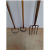 Image 2 : *Gardening Hoes and Pitch Fork - Cannot Ship