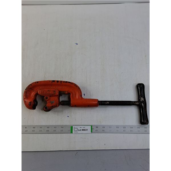 Pipe Cutter 18"