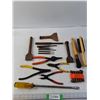 Image 1 : Assorted Tools